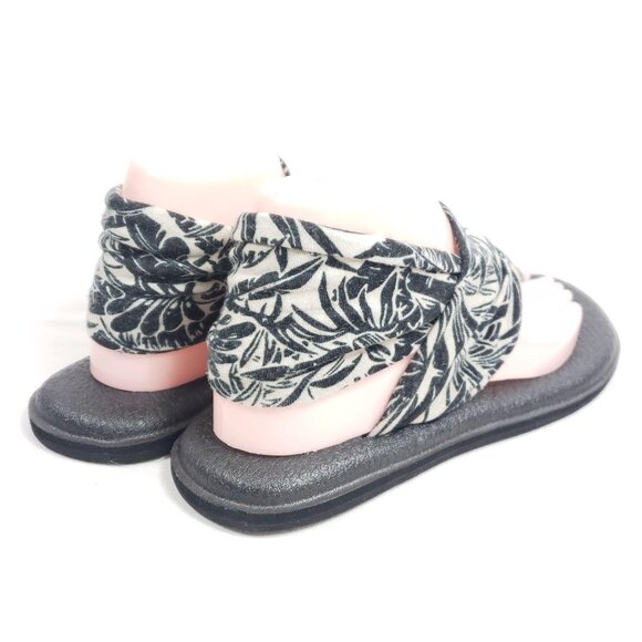 Sanuk Yoga Sling Sandals Women's Size 9 Black/White Floral Fabric - Picture 4 of 7